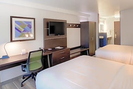 Standard Room with Two Queen Beds