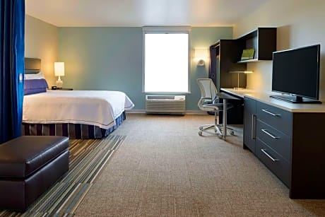 Queen Studio Suite - Hearing Access/Non-Smoking