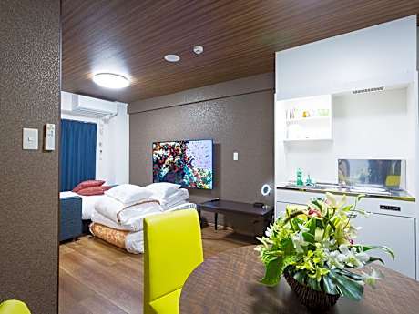 Wide Twin Universal Room