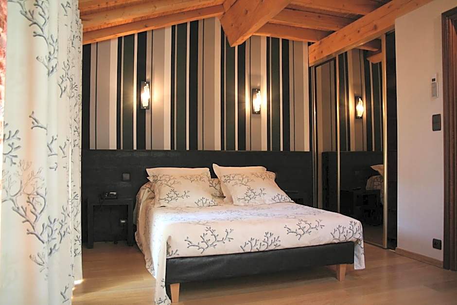 Les Ecuries de la Tour