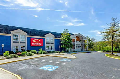 Econo Lodge Inn & Suites Radford-Blacksburg Area