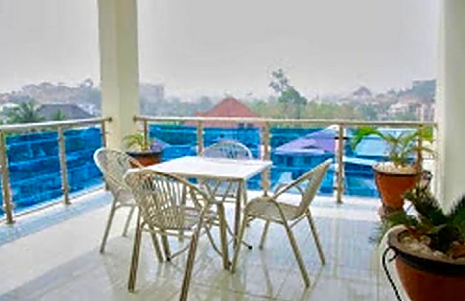 Eleventh House Hotel and Suites