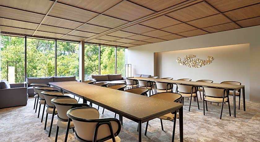 TIAD, Autograph Collection