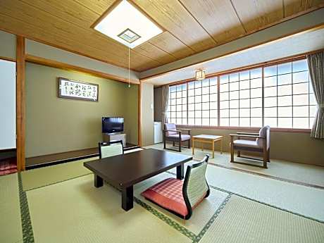 Japanese-Style Room (8tatami)