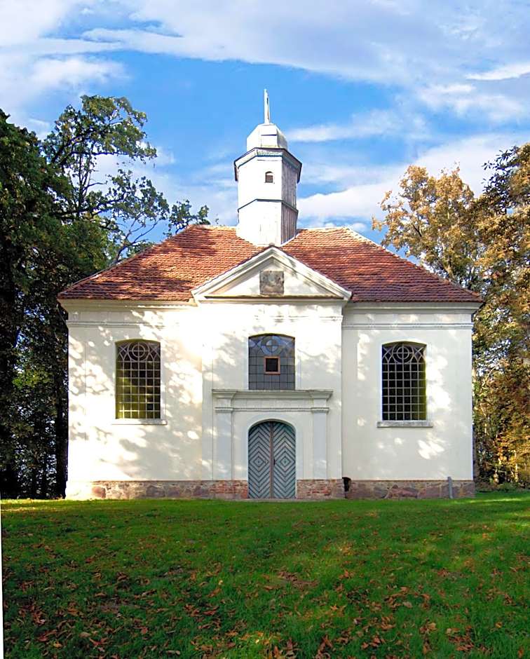 Kavaliershaus Schloß Blücher am Finckenersee