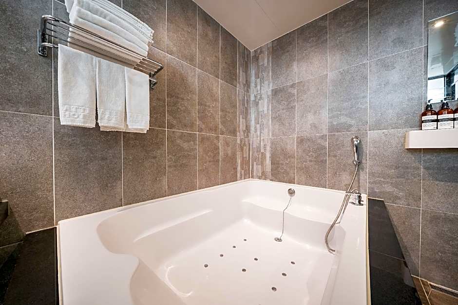 Seattleb Hotel