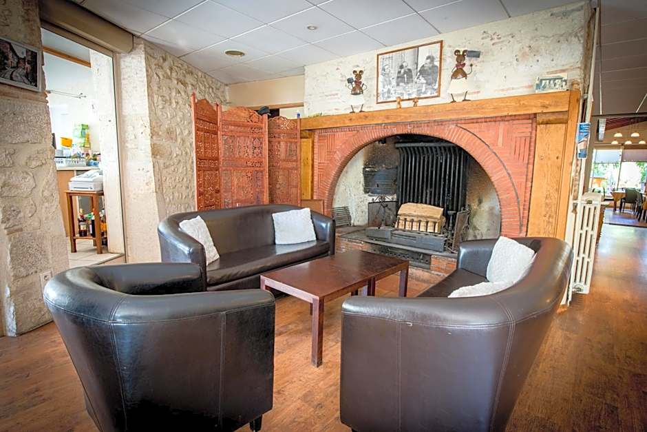 Logis Hôtels - Hôtel et Restaurant Les Voyageurs