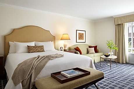 Courtyard View King Mobility Accessible