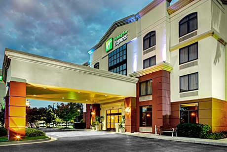 Holiday Inn Express Richmond Airport by IHG