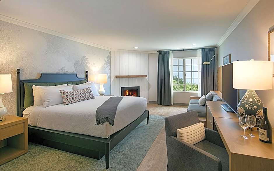Fireside Inn on Moonstone Beach