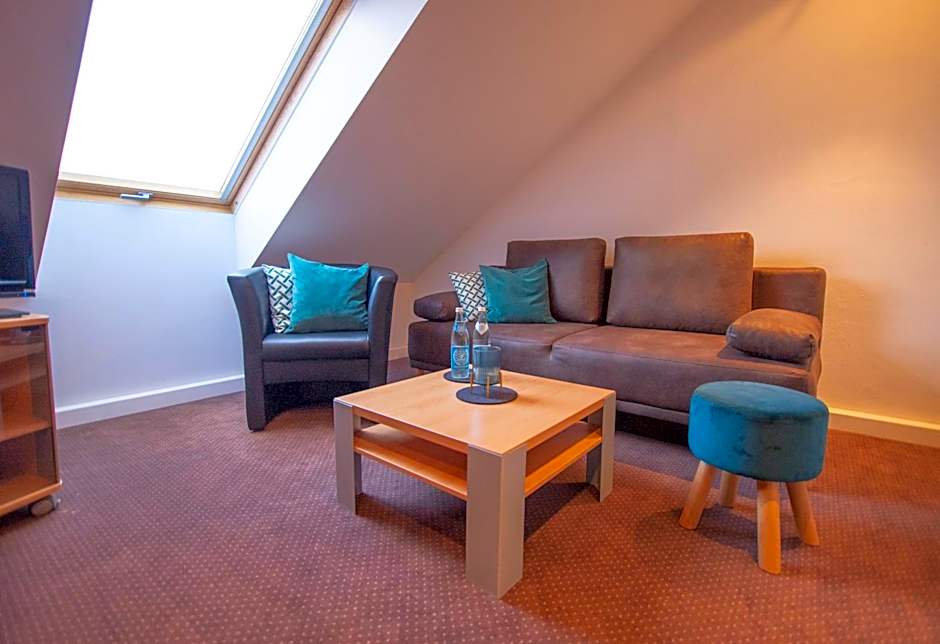 Hotel am Hachinger Bach by Blattl