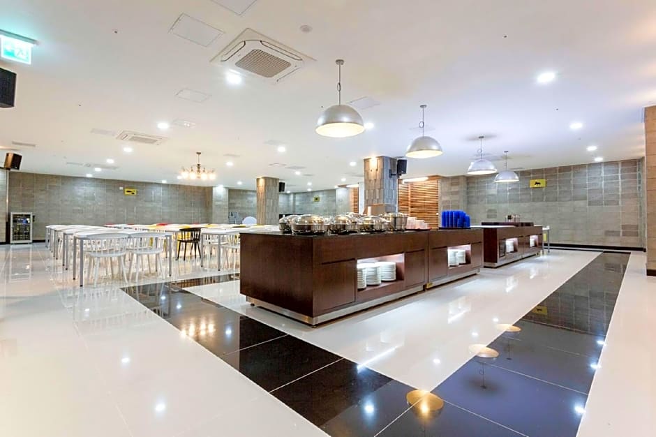 Grand Millions Hotel 