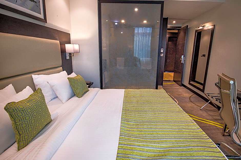 Photo 1 of 8 of Standard 1 King Bed