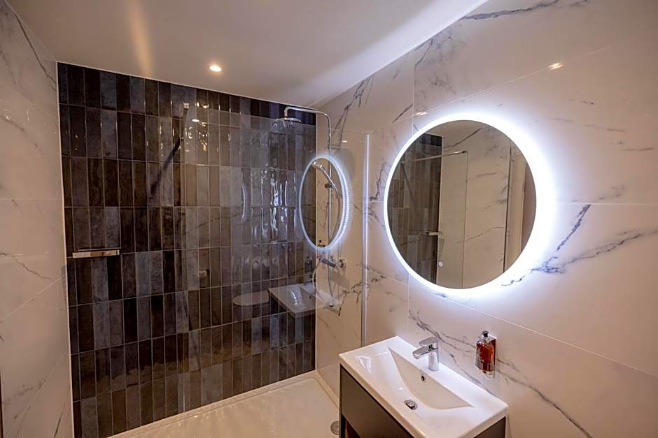 Brisbane House Hotel