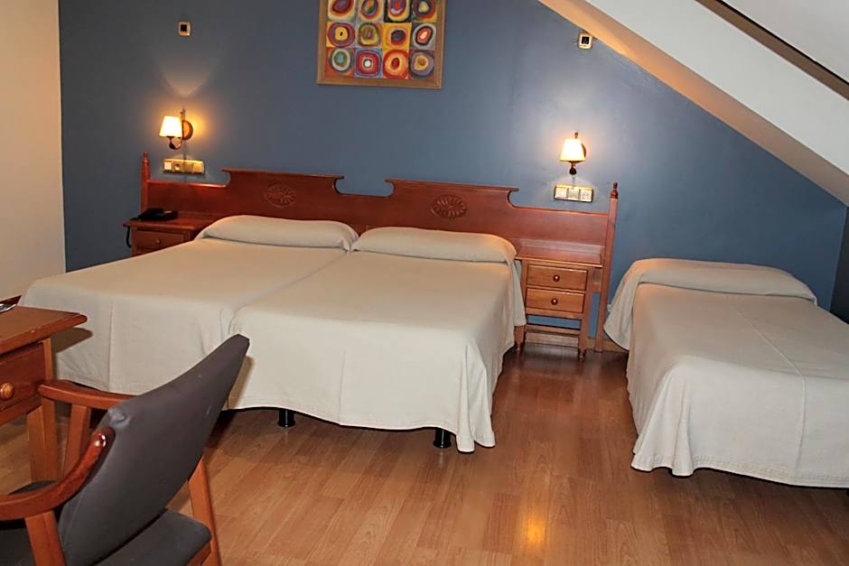 Triple Room — 12 fotoğraftan 1. fotoğraf