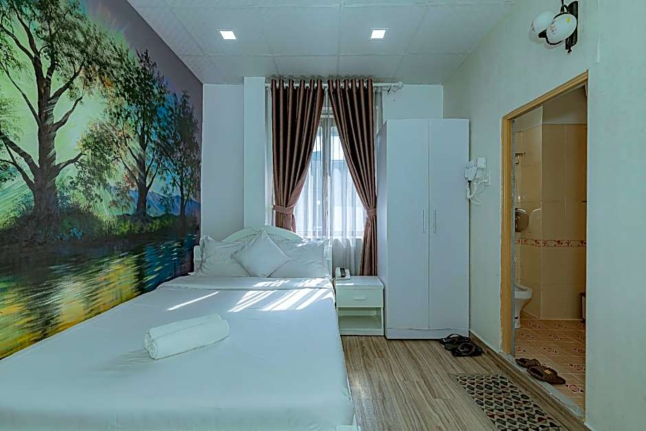 Ken's Backpackers Hotel