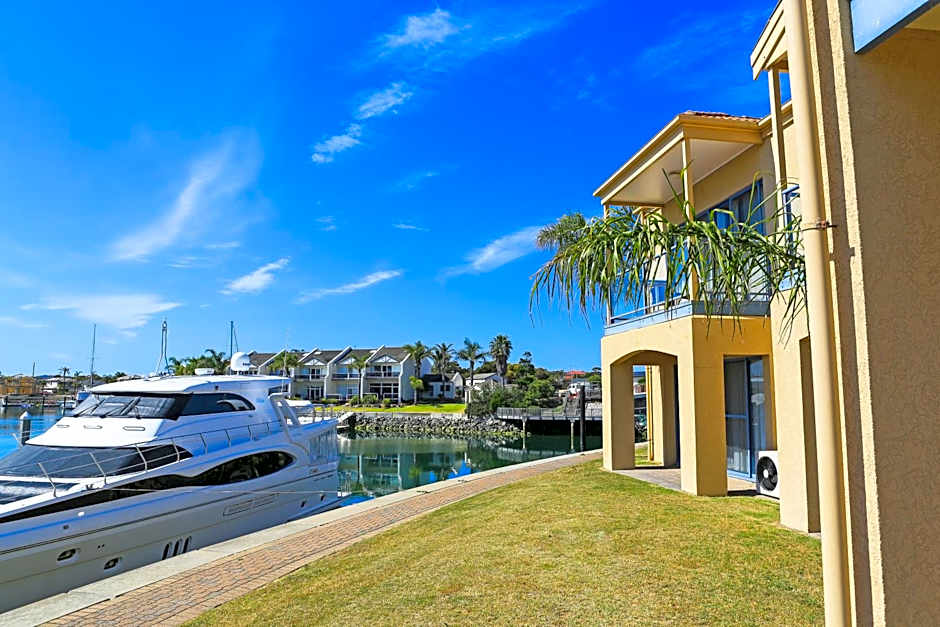 Marina Hotel and Apartments