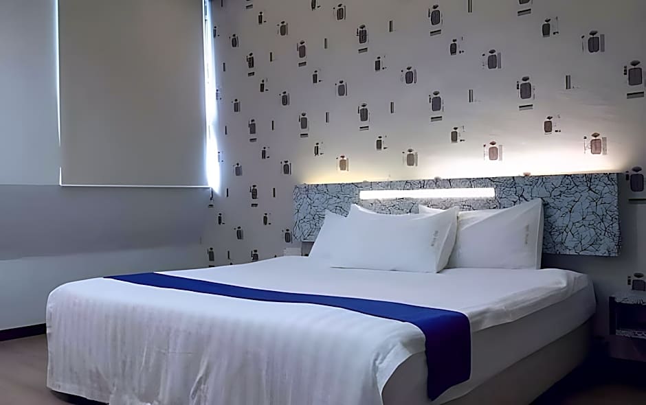 Mega Inn