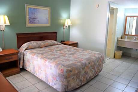 Queen Room - Smoking