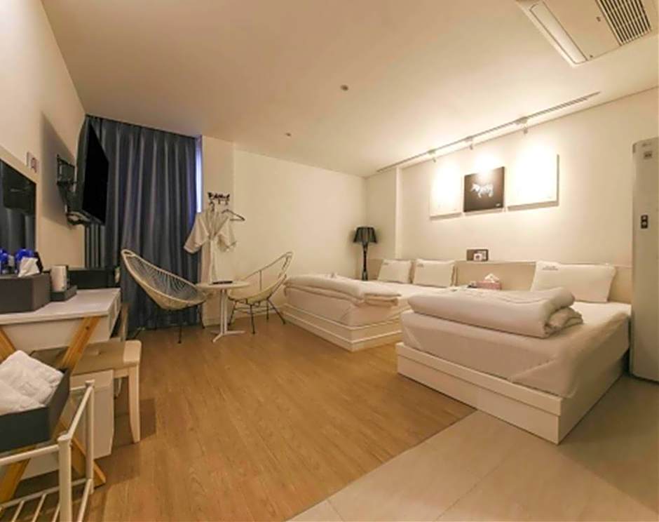 Hotel Insomnia