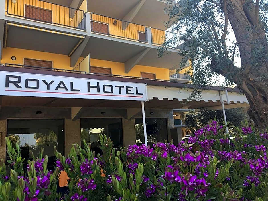 HOTEL ROYAL