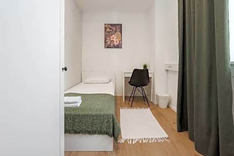 Single Room with Shared Bathroom