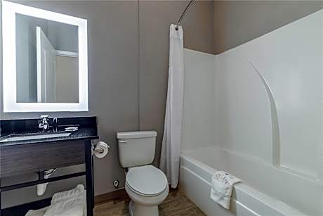 1 King Bed | Non-Smoking, Micfridge