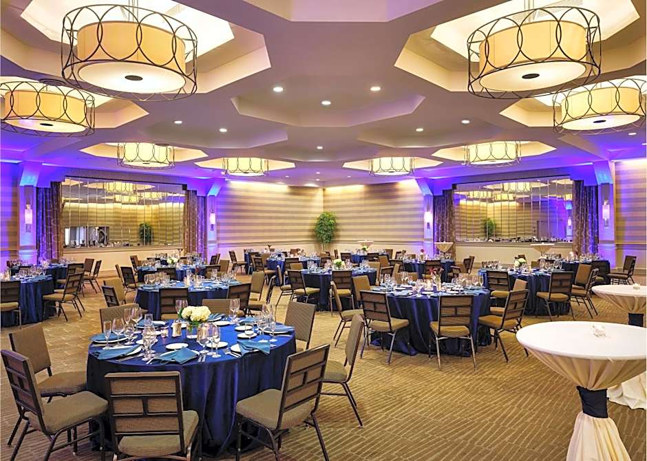 DoubleTree by Hilton - Philadelphia Center City