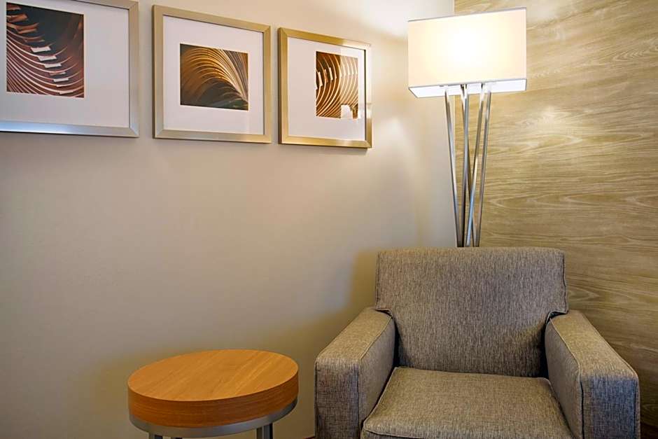 Holiday Inn Grand Rapids-Airport By IHG