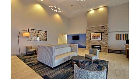 Holiday Inn Express Hotel & Suites Milwaukee Airport By IHG