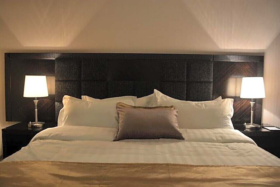 Tilal Almadina Hotel & Suites