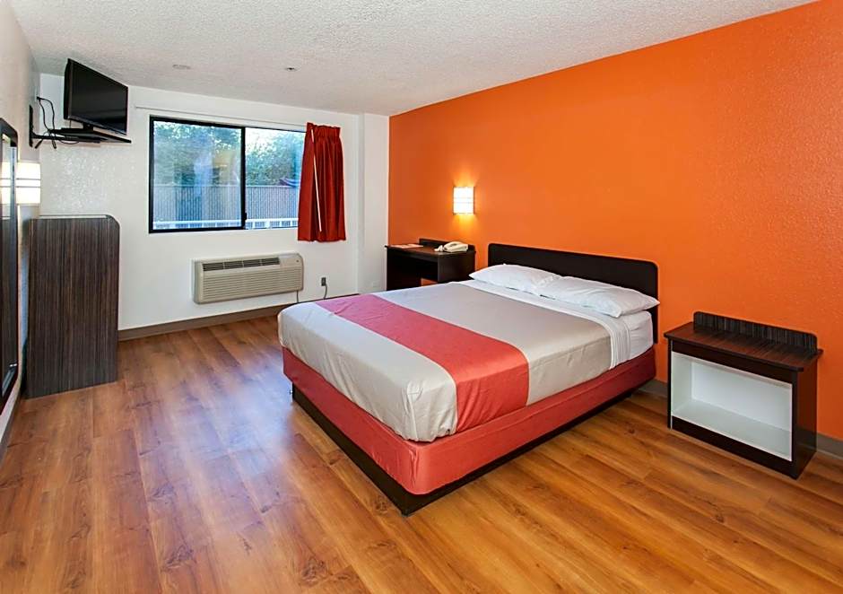 Motel 6-Los Angeles, CA - Los Angeles - LAX