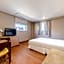 Pine Hill Hotel