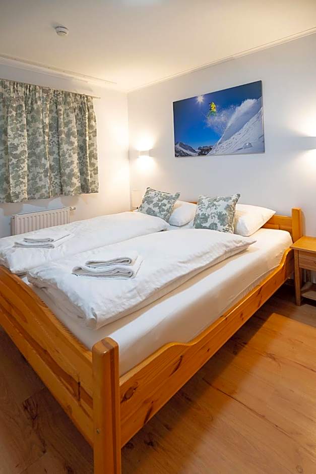 Praga Apartments & Restaurant Zell am See-Kaprun