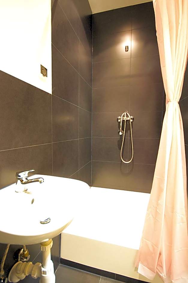 3 Bros' Hostel Cieszyn