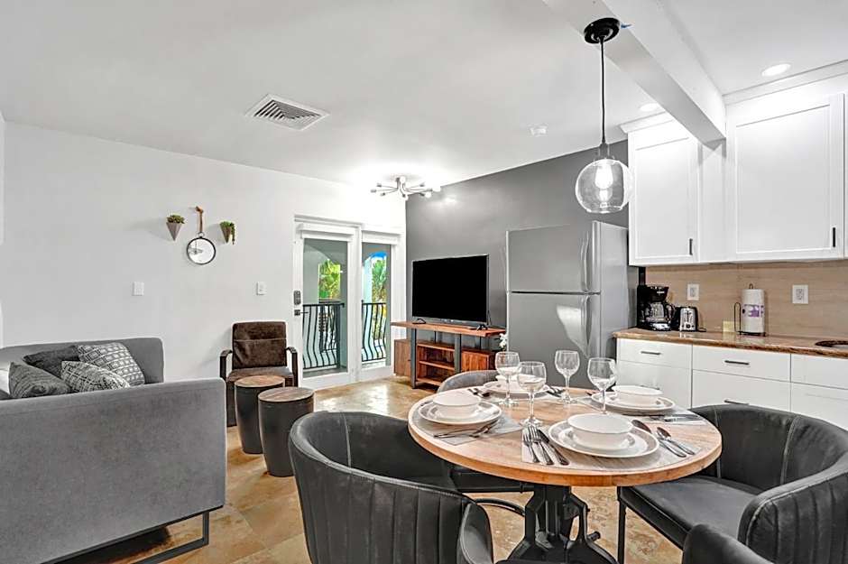 Bright Beachside Getaway