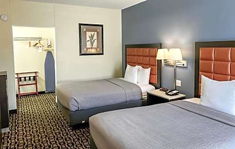 Double Room with Two Double Beds - Accessible/Non-Smoking