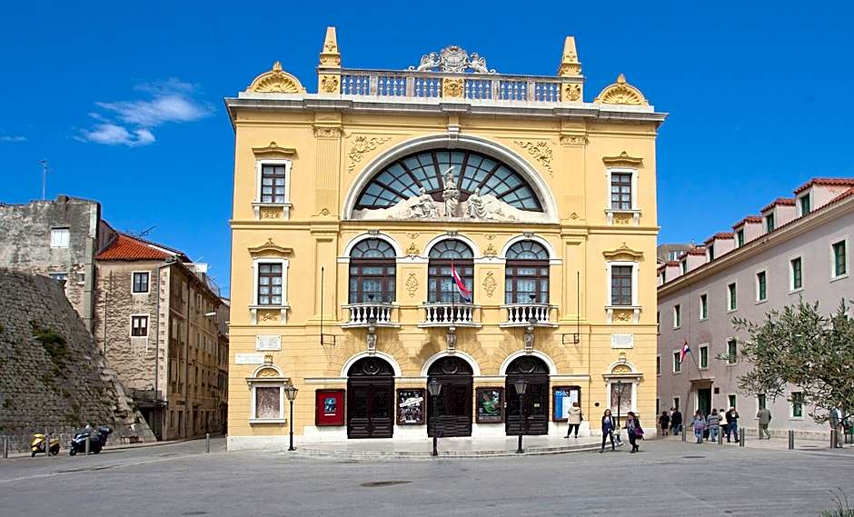 Aspalathos Residence