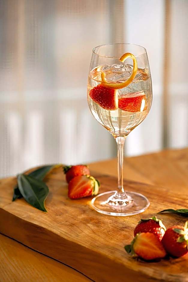 Hotel Indigo Naperville Riverwalk By IHG