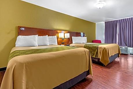 Queen Room with Two Queen Beds - Non-Smoking