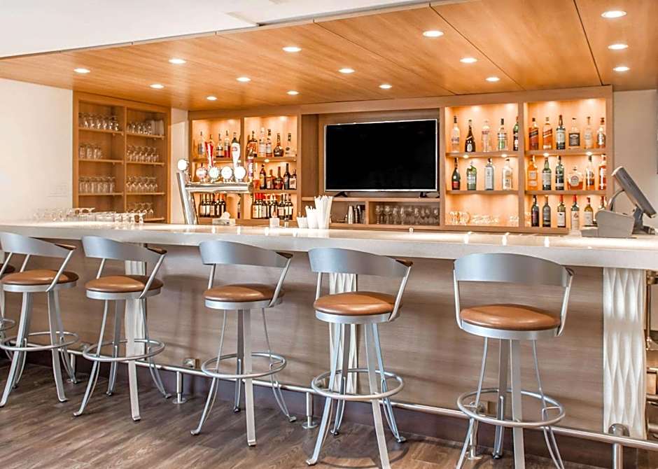 Quality Hotel Dorval Aeroport