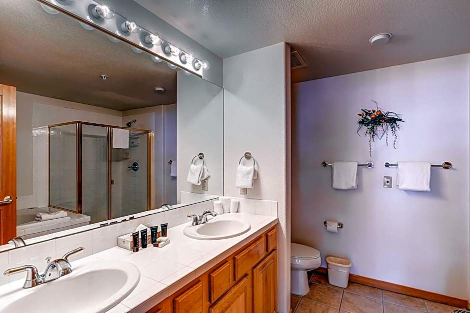 Gateway Mountain Lodge by Keystone Resort