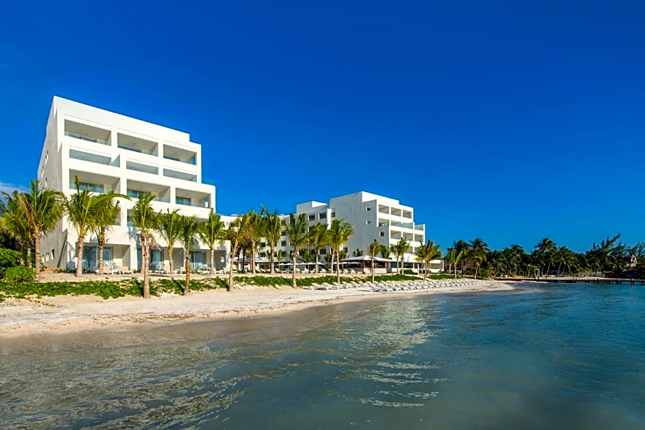 Izla Beach Front Hotel