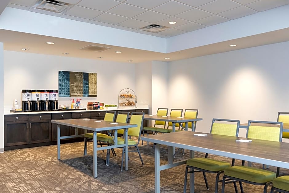 Hampton Inn & Suites by Hilton Chicago Schaumburg IL
