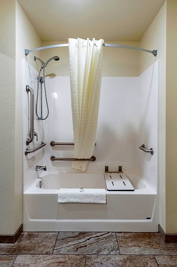 Cobblestone Inn & Suites  Fairfield Bay