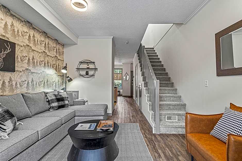 Mystic Chalet managed by Little Sister Getaways