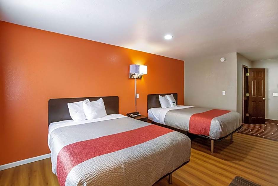 Motel 6-Rossford, OH