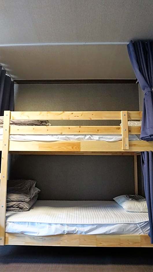 Blue Door Hostel Guesthouse