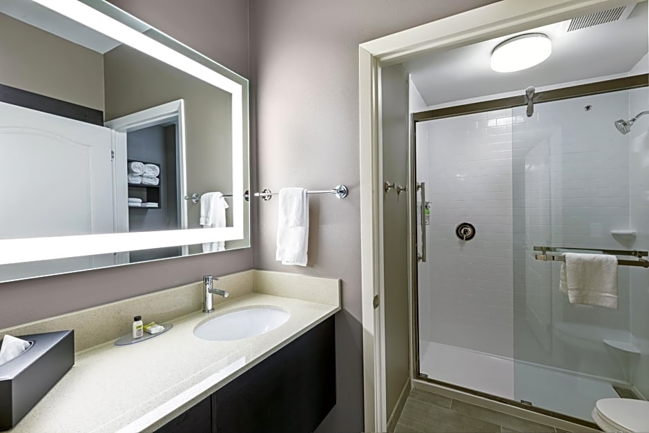 Staybridge Suites IAH Airport East By IHG