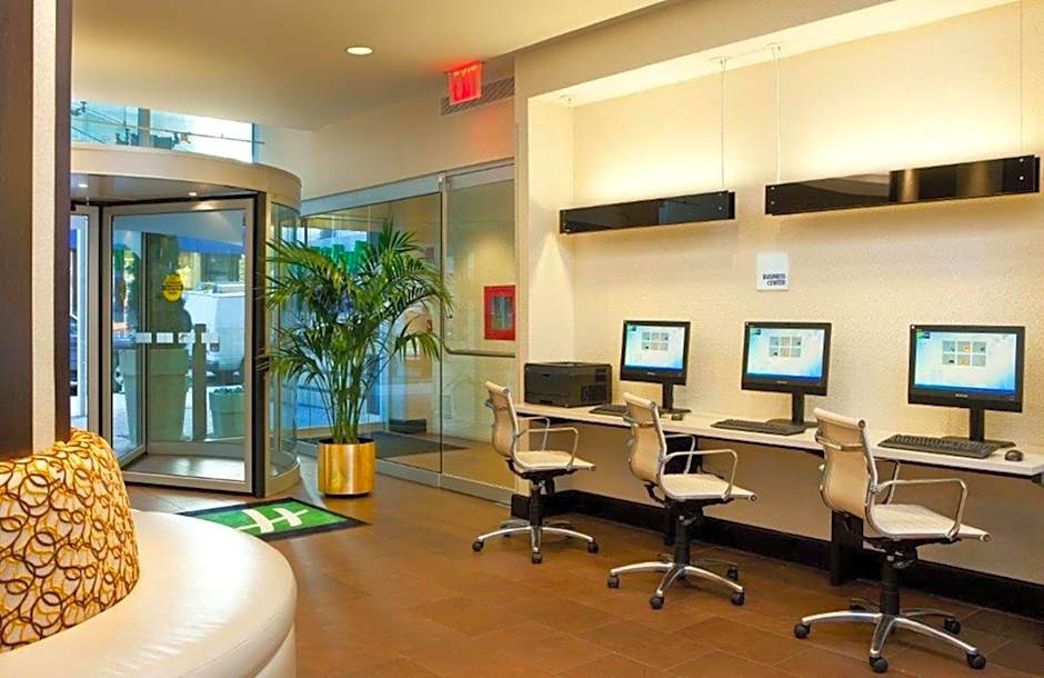 Holiday Inn Express Manhattan Times Square South By IHG